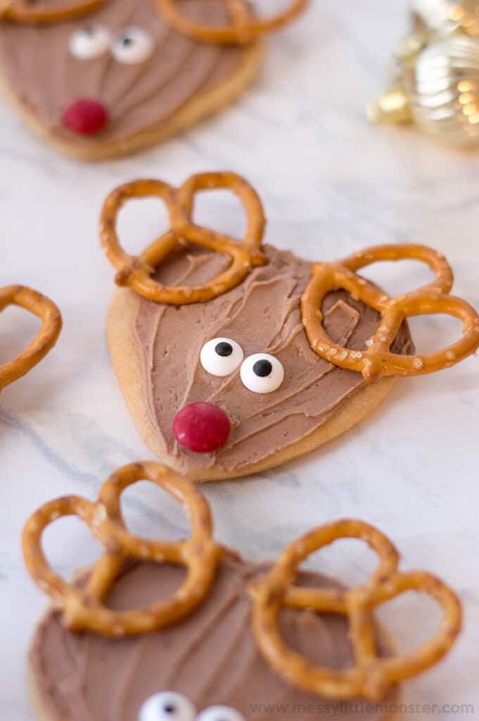 https://www.savvyhoney.com/wp-content/uploads/2020/12/easy-christmas-cookies-681x1024.jpg